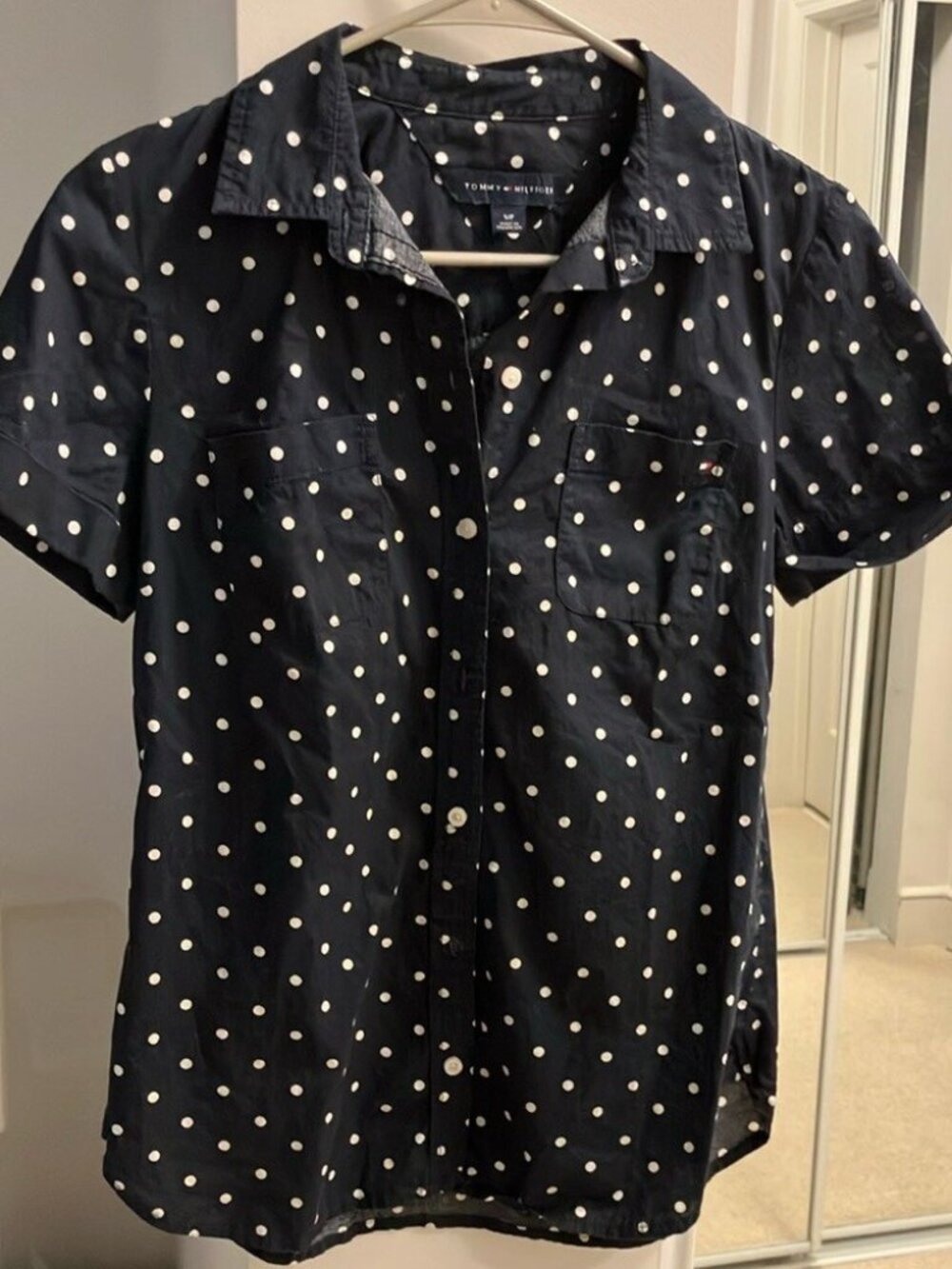 EUC Tommy Hilfiger Navy Polka Dot Women’s Button Up  Short Sleeve Blouse-S